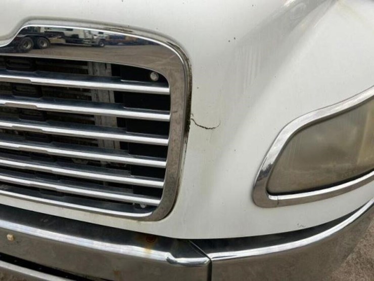 2006-freightliner-business-class-m2-106-image-33