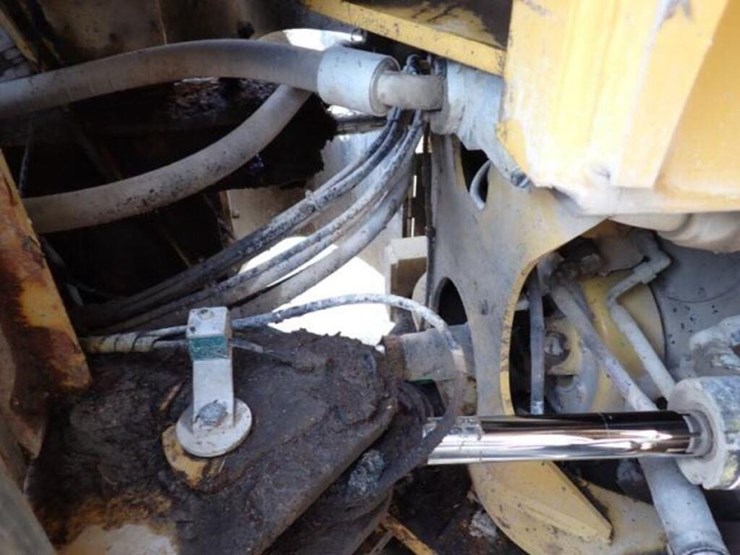 2014-caterpillar-950k-image-49