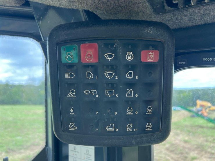 2016-deere-650k-lgp-image-22