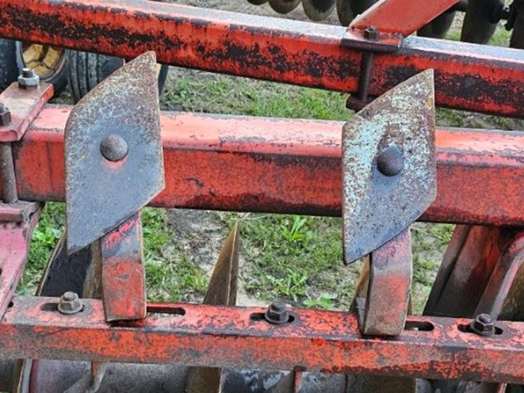 massey-ferguson-820-image-13