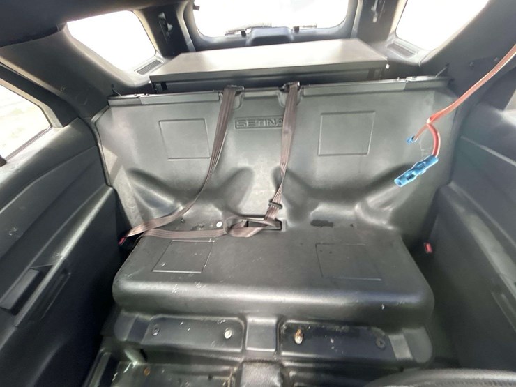 2021-ford-explorer-image-19