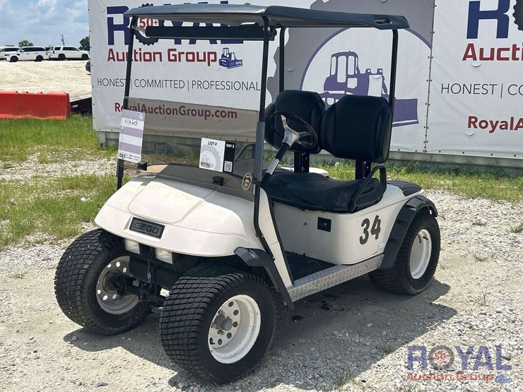 ez-go-textron-electric-golf-cart-image-1