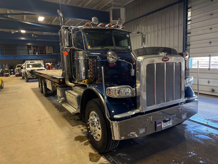 2017-peterbilt-367-image-2
