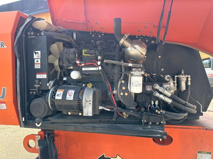 2017-jlg-660sj-image-10