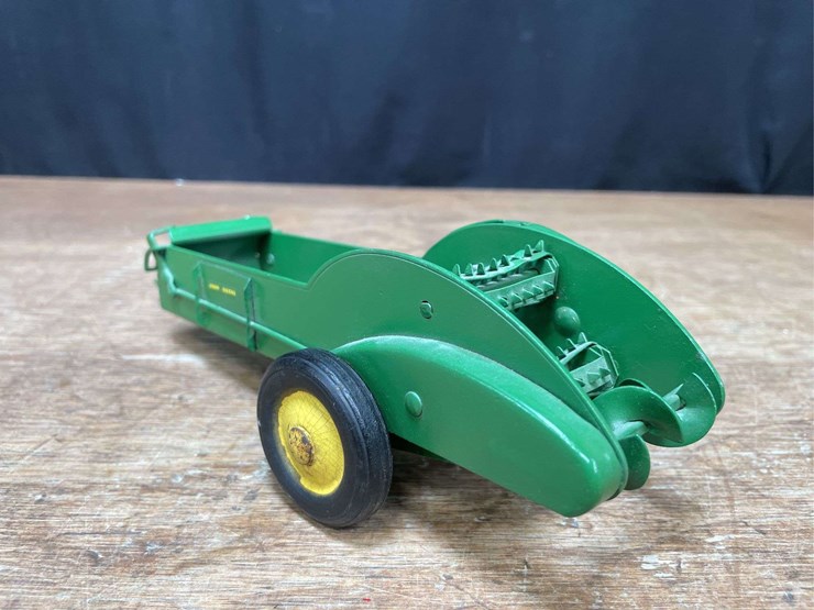 john-deere-16-image-3