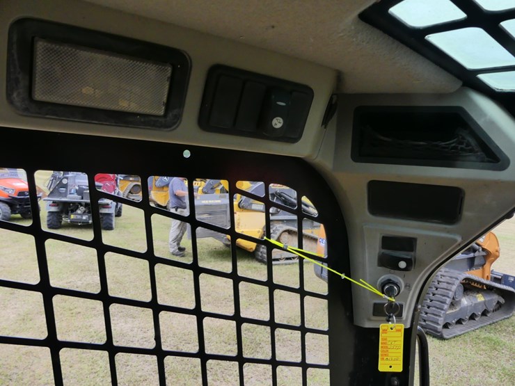 caterpillar-257d-image-15
