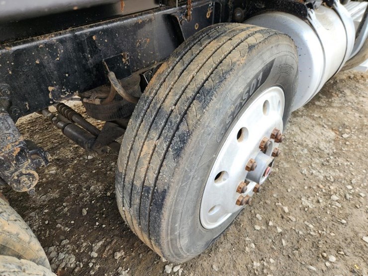 1999-peterbilt-379-image-62
