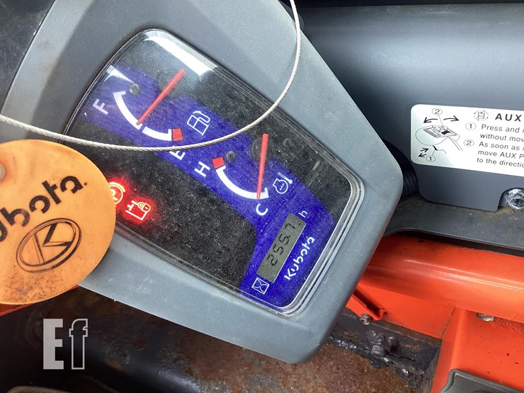 2018-kubota-ssv65-image-22