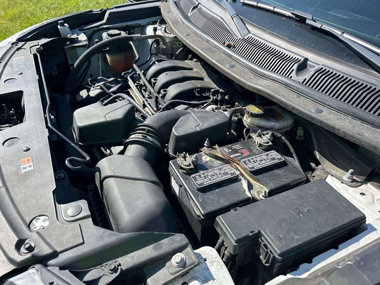 2018-ford-explorer-image-8