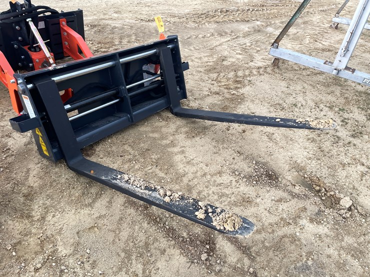 #2729-•-new-wig-hydraulic-adjustable-pallet-forks-image-3