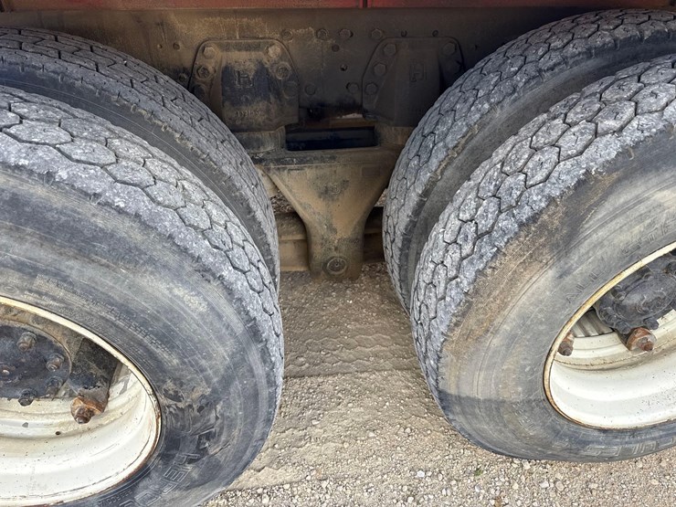 ford-l8000-image-15