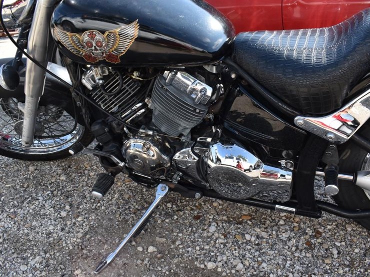 2011-yamaha-650-motor-bike-(vin-#-jyavm01e9ba137774)-(showing-appx-6,149-mi-image-6