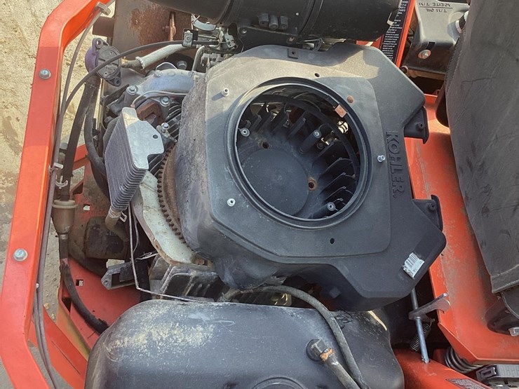 2014-kubota-z724-image-9
