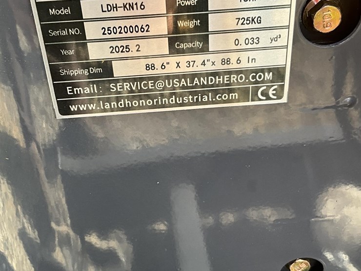 landhero-ldh-kn16-mini-excavator-9025-image-8