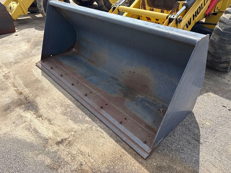 2017-new-holland-b95c-image-8