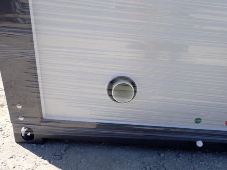 unused-bastone-portable-restroom-image-10