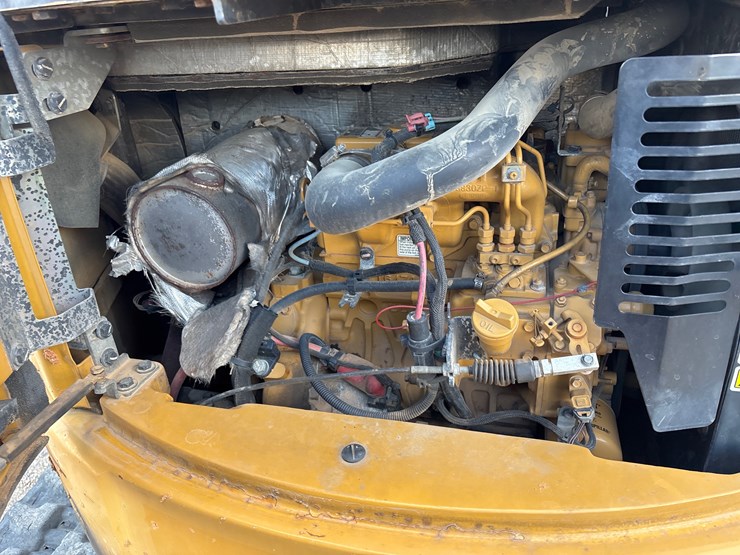 2016-caterpillar-303-image-5
