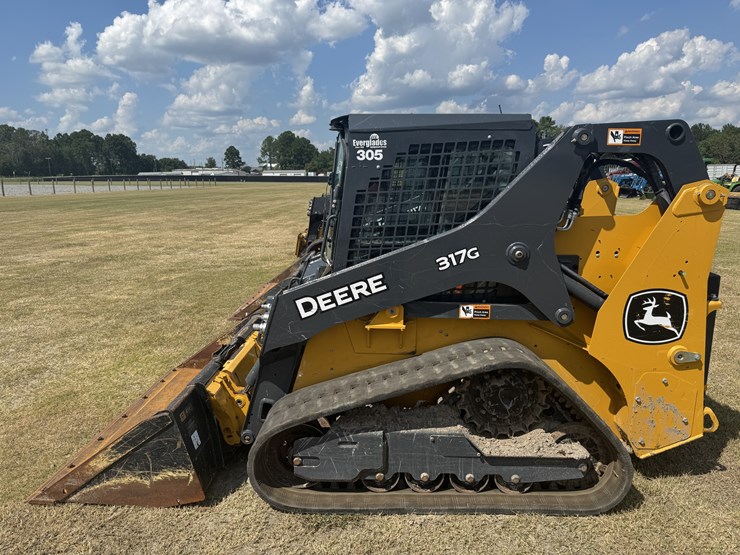 2024-deere-317g-image-9