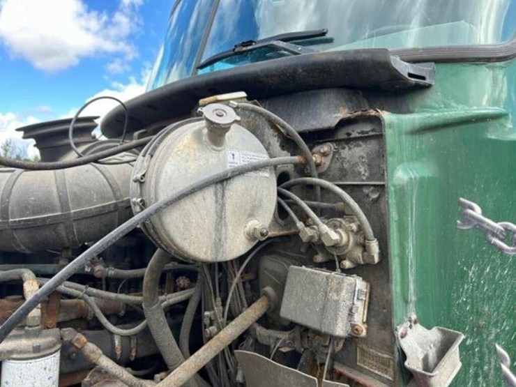 1999-mack-ch613-image-56