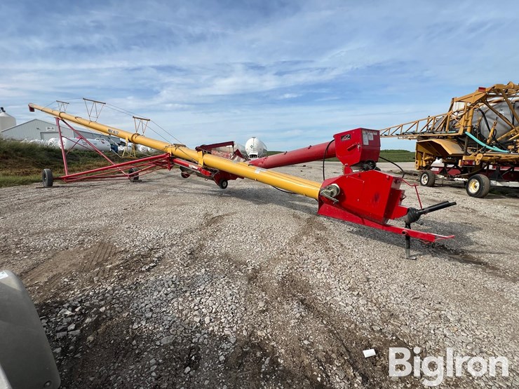 2020-westfield-mkx-10-73-low-profile-swing-hopper-auger-image-3
