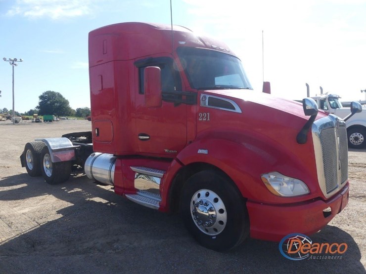 2016-kenworth-t680-image-1