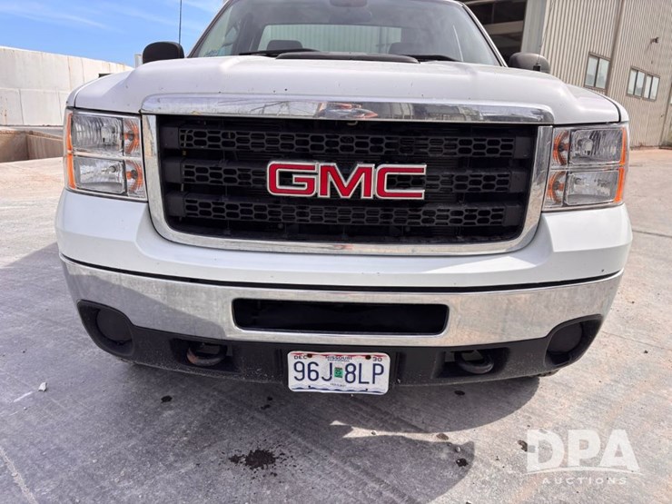 2012-gmc-sierra-2500-image-17