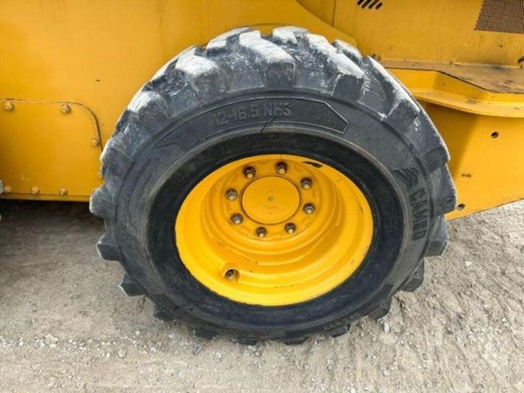 2017-deere-320e-image-53
