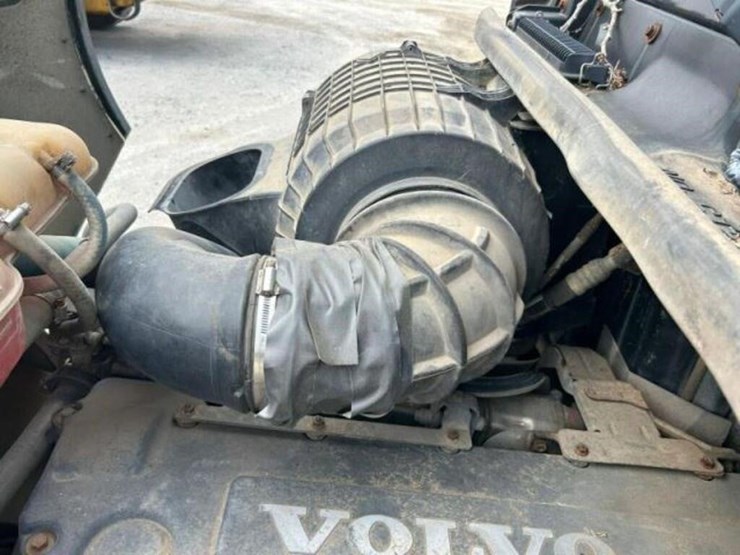 2005-volvo-wxll-tri/a-dump-truck-4v5k99gh55n391882-image-39