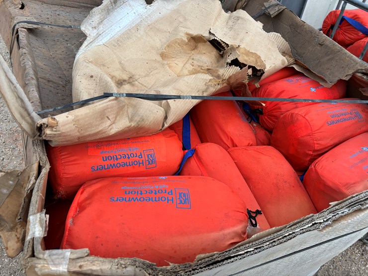 #3512-•-pallet-of-water-activated-flood-control-bags-image-2