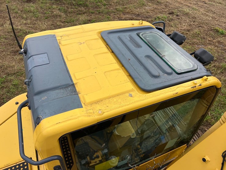 2017-komatsu-pc138-image-22