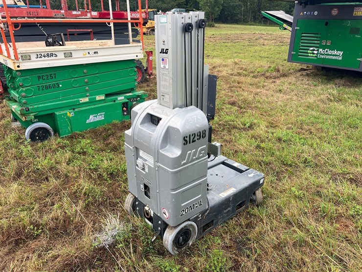 2015-jlg-20mvl-image-1