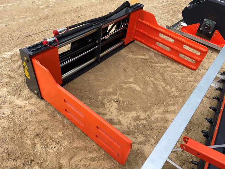#2718-•-new-wig-clamping-machine-attachment-image-1