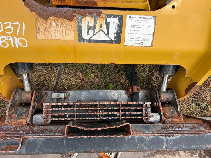 2017-caterpillar-262d-image-12