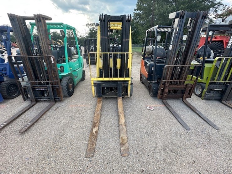 #2083-•-2019-hyster-50-port-forklift-image-5