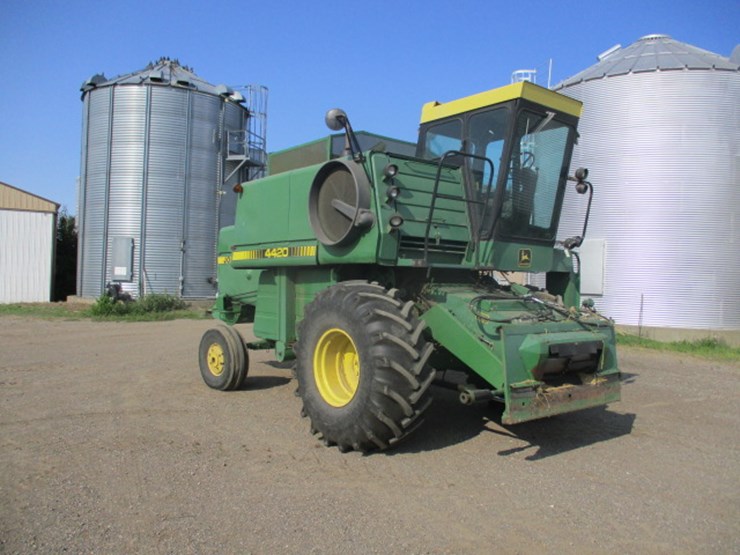 john-deere-4420-image-49