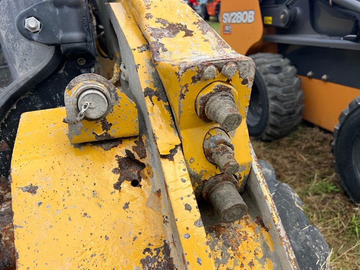 caterpillar-246d-image-10