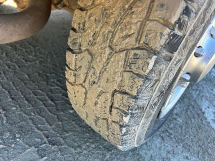2010-ford-cargo-image-33