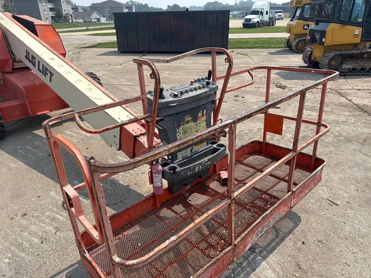 jlg-600s-image-8