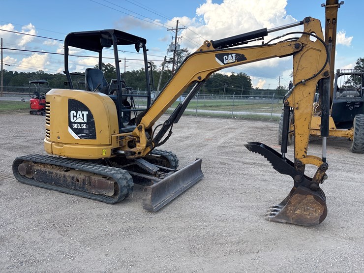 2016-caterpillar-303-image-3