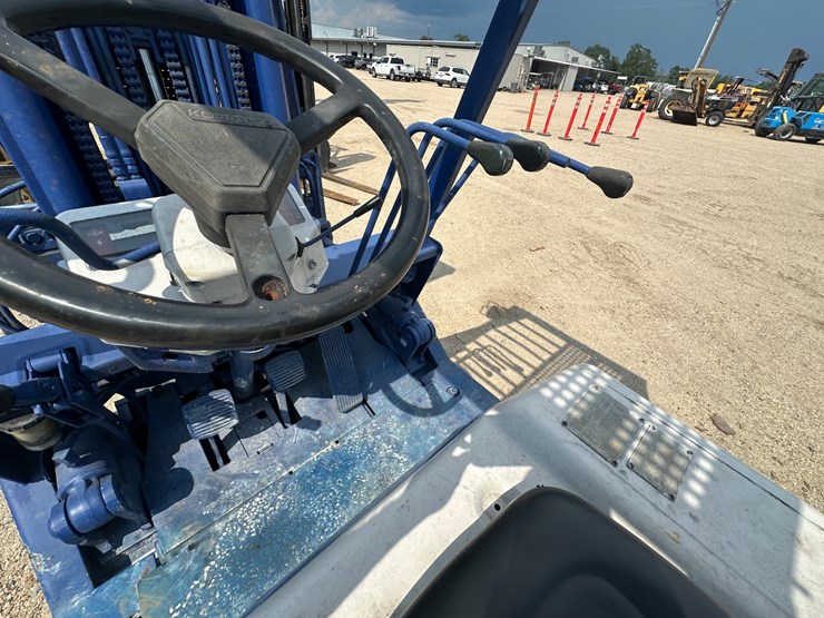 #2077-•-komatsu-fg305t11,-forklift-image-15
