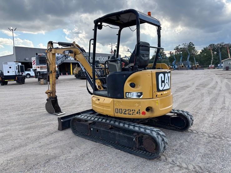 caterpillar-303-image-4