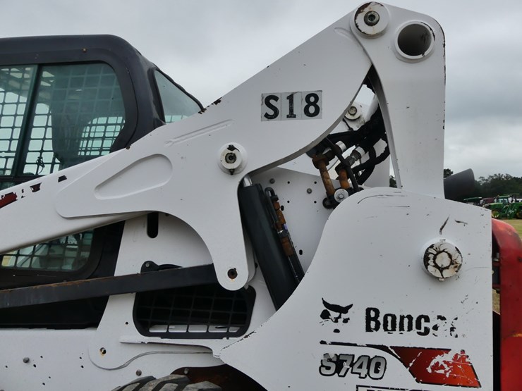 2021-bobcat-s740-image-8