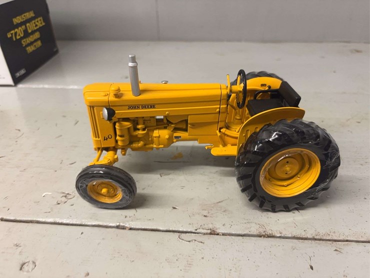 john-deere-720-image-10