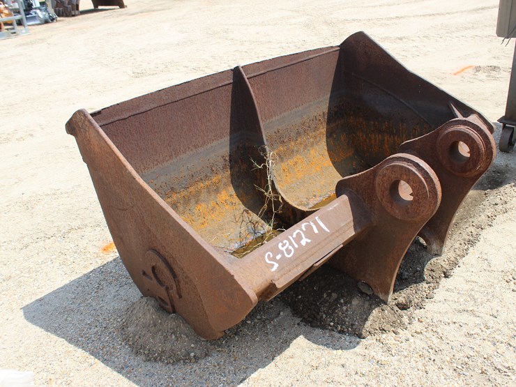 #3533-•-60in-cleanout-bucket-image-1