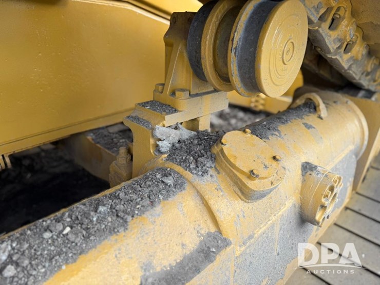 2019-caterpillar-d6t-image-12