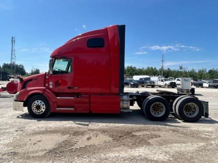 2015-volvo-t/a-hiway-tractor---sleeper-4v4nc9eh5fn-image-6
