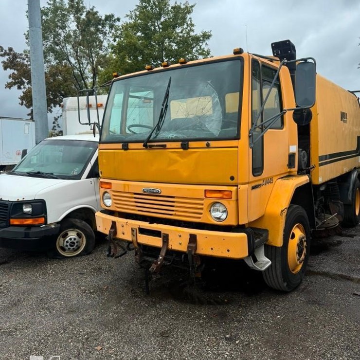 2001 FREIGHTLINER FC80
