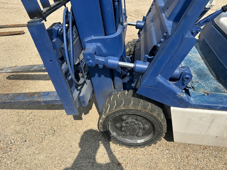 #2077-•-komatsu-fg305t11,-forklift-image-18