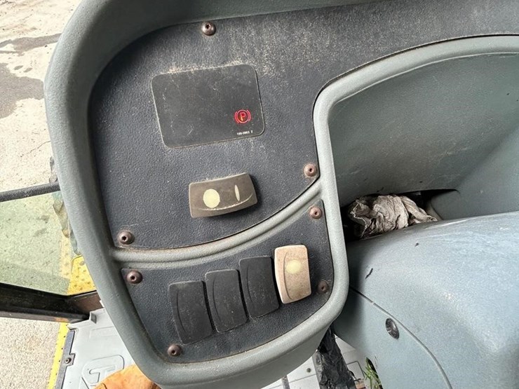 2006-caterpillar-416d-image-36