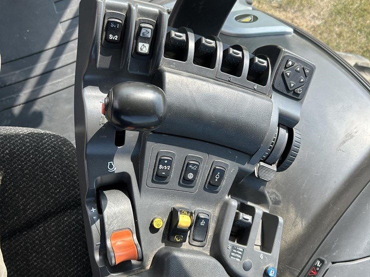 2012-challenger-mt655d-image-53